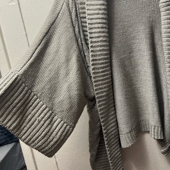 Oversized Cardigan Size Large - Picture 3 of 4